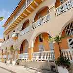 Benedetti: Building In The Historic Center Of Cartagena