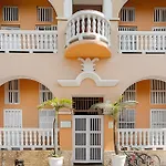 Benedetti: Building In The Historic Center Of Cartagena