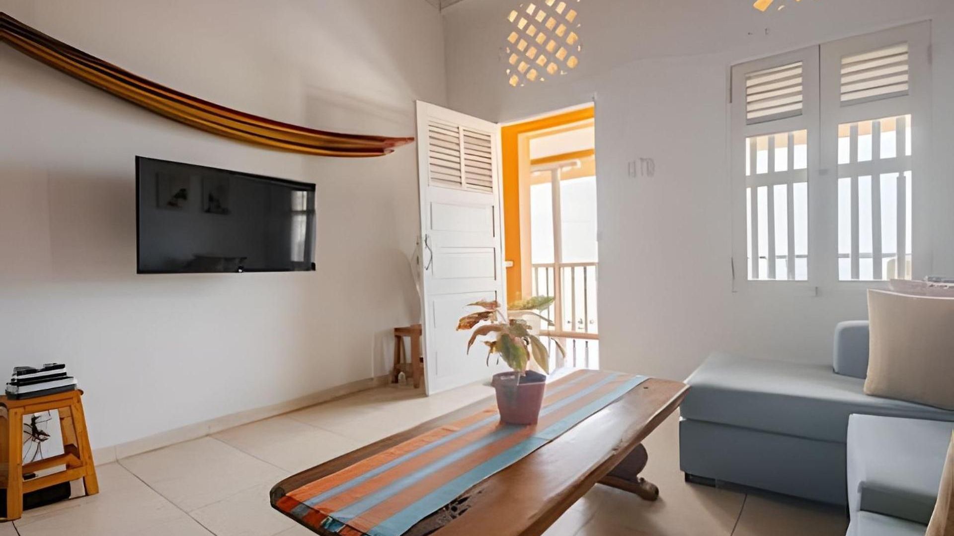 Benedetti: Building In The Historic Center Of Apartment Cartagena