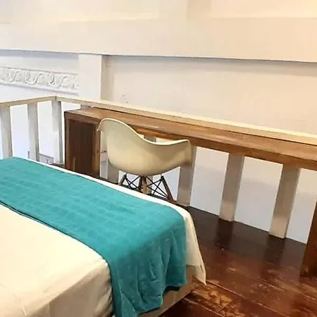 Benedetti: Building In The Historic Center Of Apartamento
